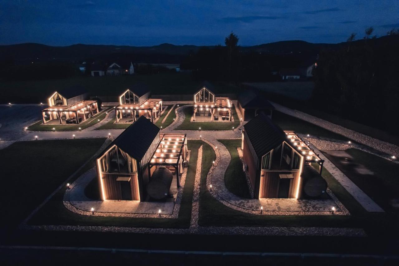 Village Resort Sauna & Jacuzzi & Netflix Tworkowa Exterior foto