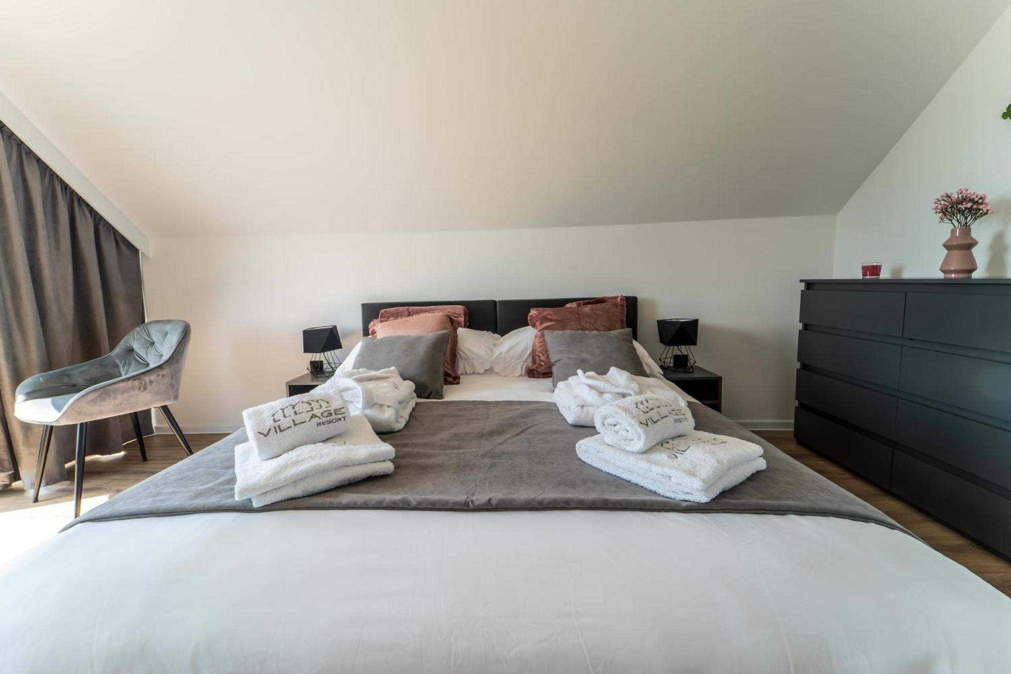 Village Resort Sauna & Jacuzzi & Netflix Tworkowa Cameră foto