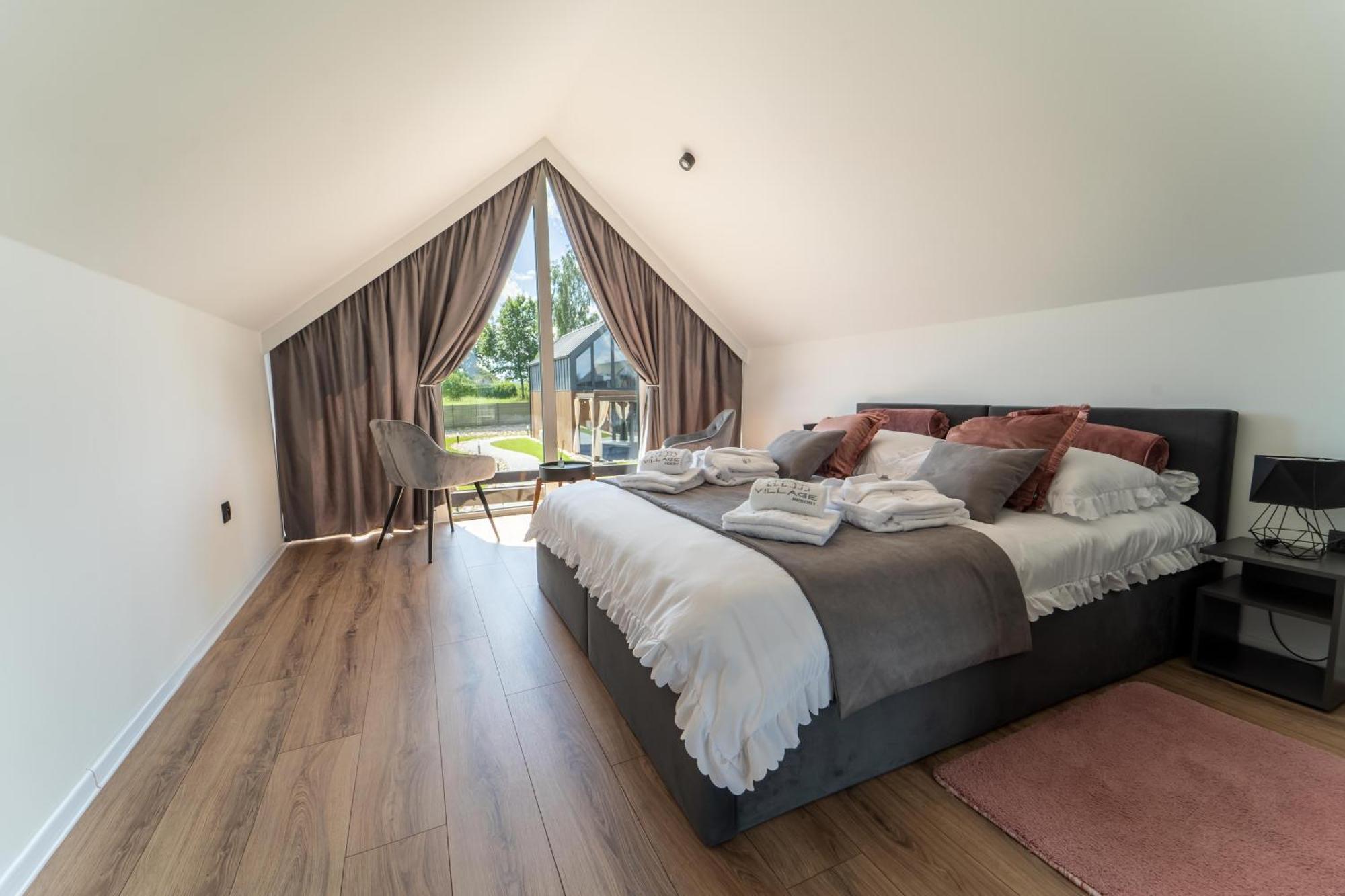 Village Resort Sauna & Jacuzzi & Netflix Tworkowa Cameră foto