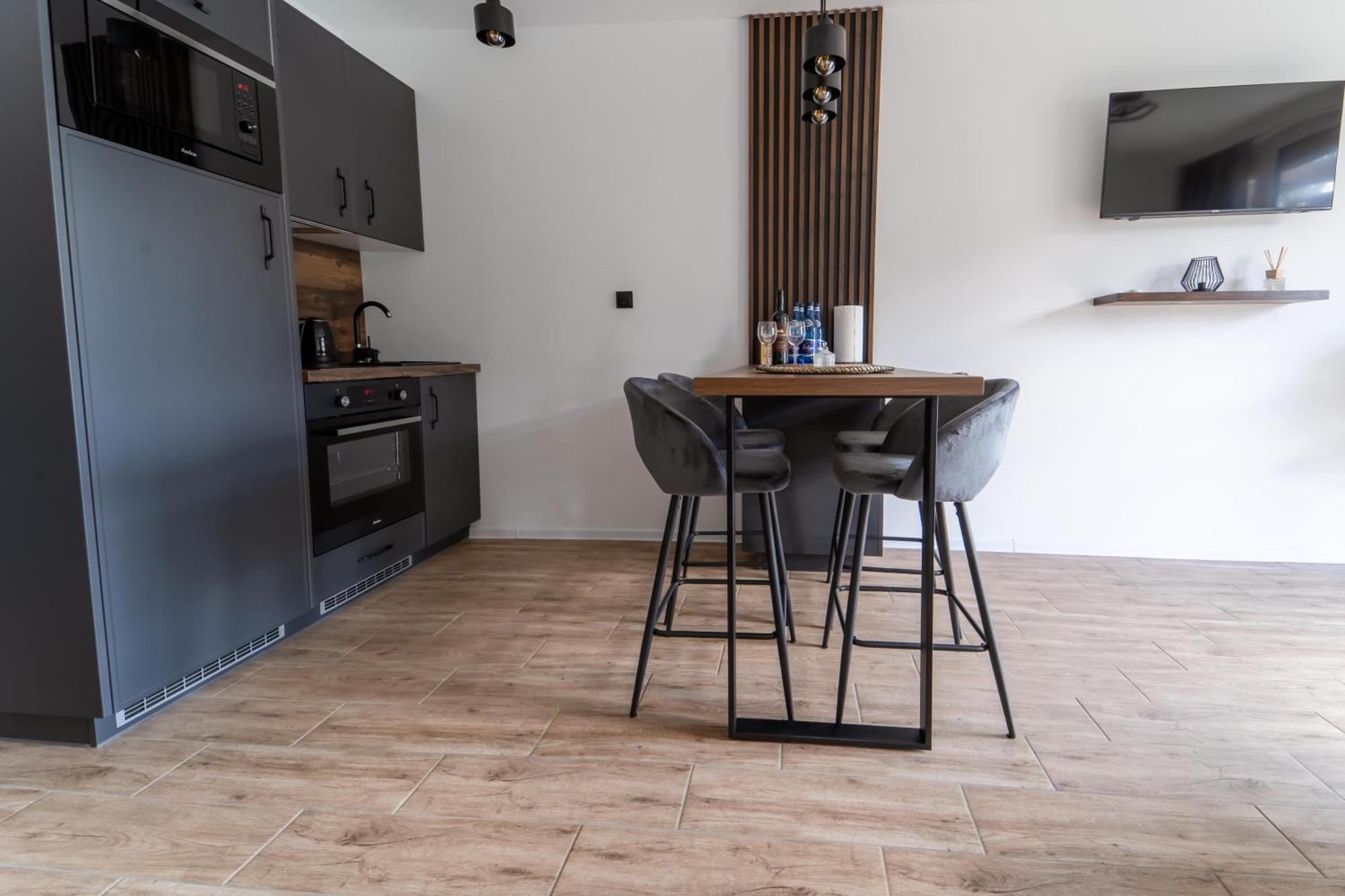 Village Resort Sauna & Jacuzzi & Netflix Tworkowa Cameră foto